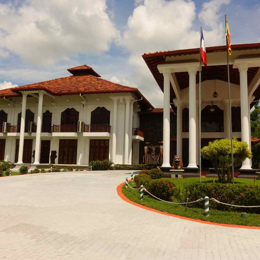 Hotel Yapahuwa Paradise